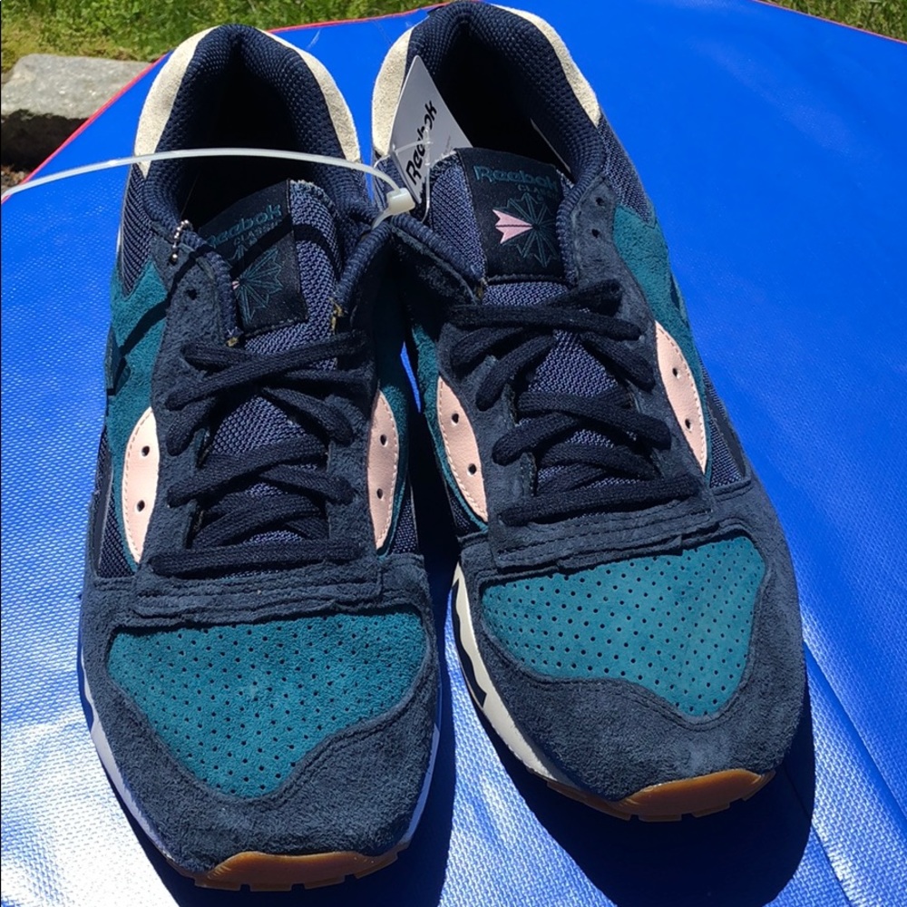 Brand New Mens  Reebok Classic Sneakers Size 12